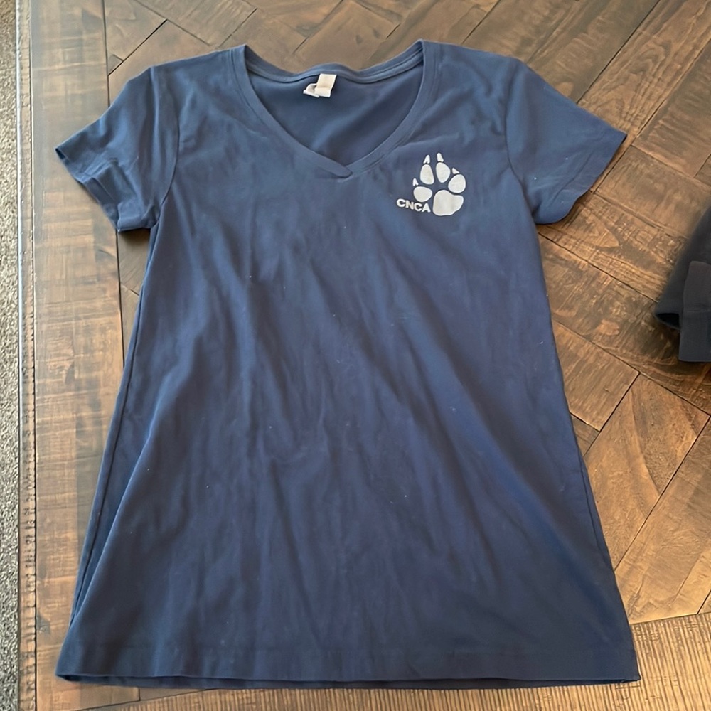 V neck tee